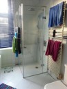 Badsanierung mit Dusche und beheiztem Handtuchhalter